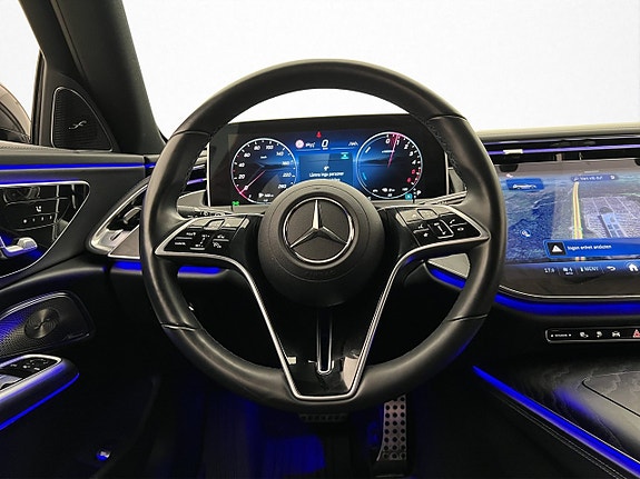 Mercedes-Benz E300 de 14 of 30