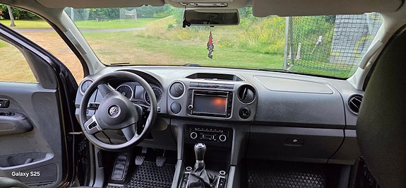 Volkswagen Amarok 6 of 8
