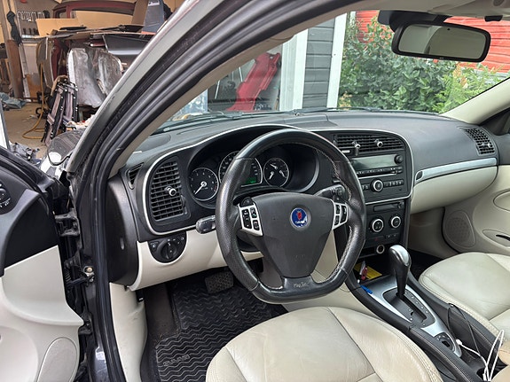 Saab 9-3 4 of 5