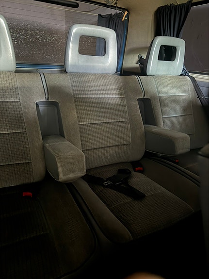Volkswagen Caravelle 4 of 5