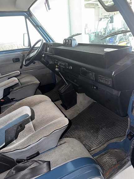 Volkswagen Caravelle 6 of 7