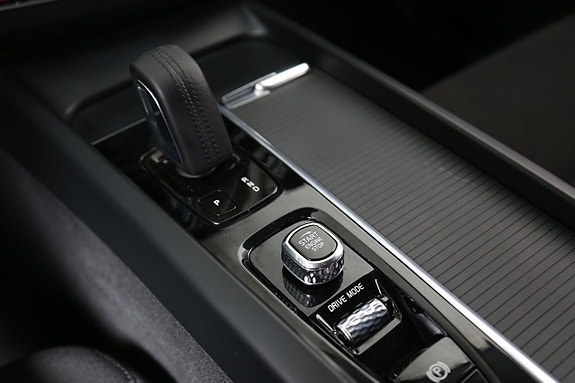 Volvo XC60 16 of 29