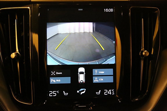 Volvo XC60 24 of 29
