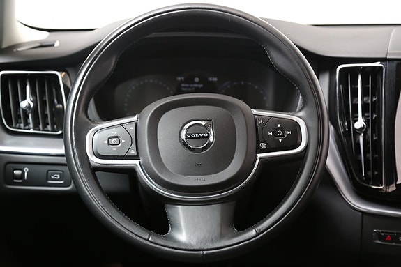 Volvo XC60 13 of 29