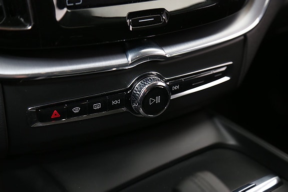 Volvo XC60 17 of 29