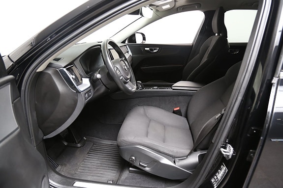 Volvo XC60 8 of 29