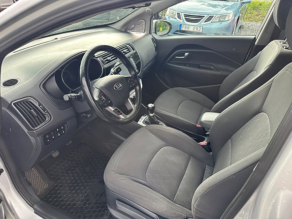 Kia Rio 5 of 5