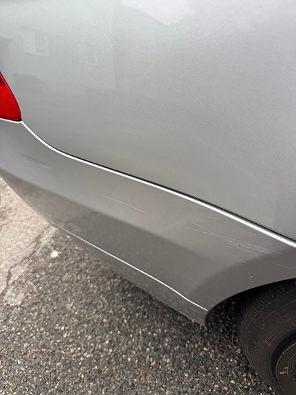 BMW 325i 14 of 16