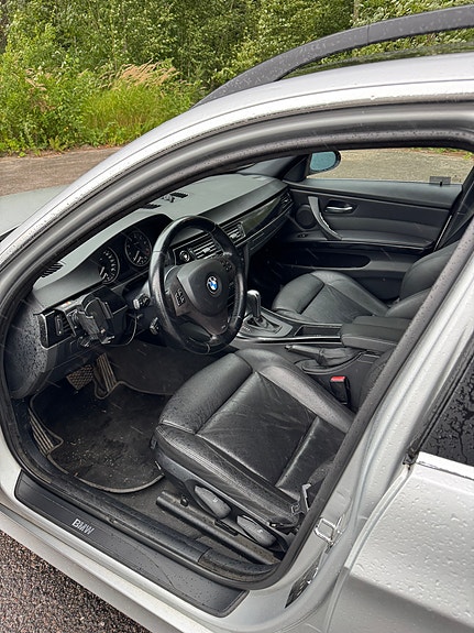 BMW 325i 9 of 16