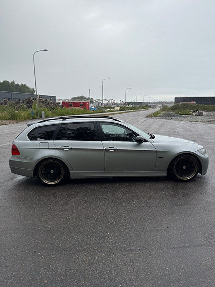 BMW 325i 6 of 16