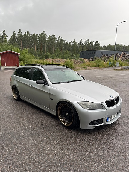 BMW 325i 7 of 16