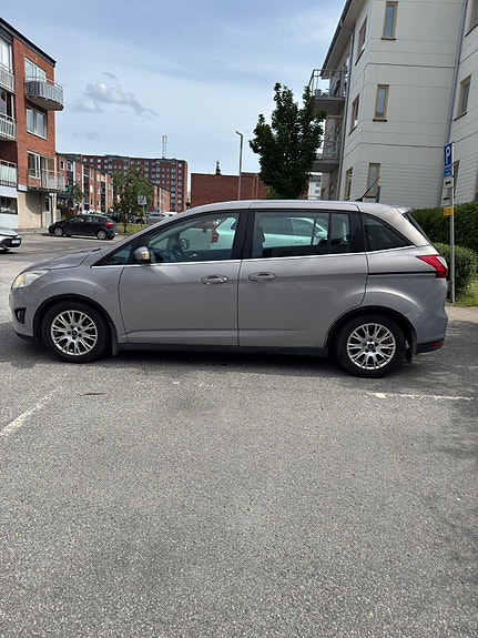 Ford Grand C-MAX 8 of 13