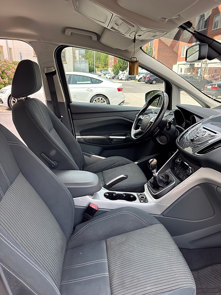 Ford Grand C-MAX 4 of 13