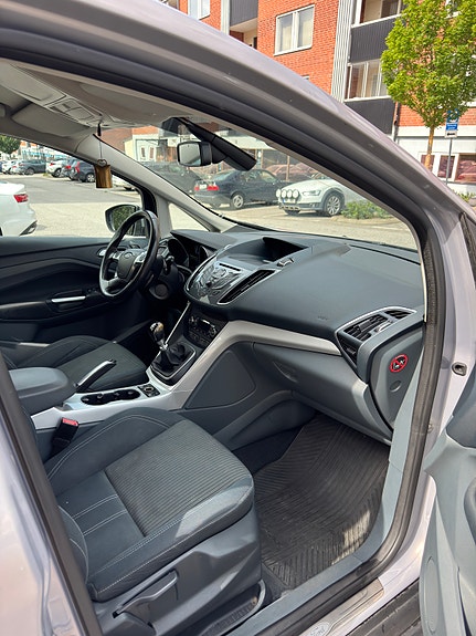 Ford Grand C-MAX 7 of 13