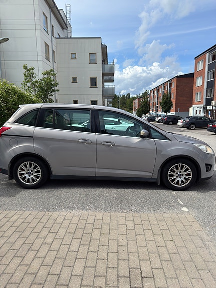 Ford Grand C-MAX 2 of 13