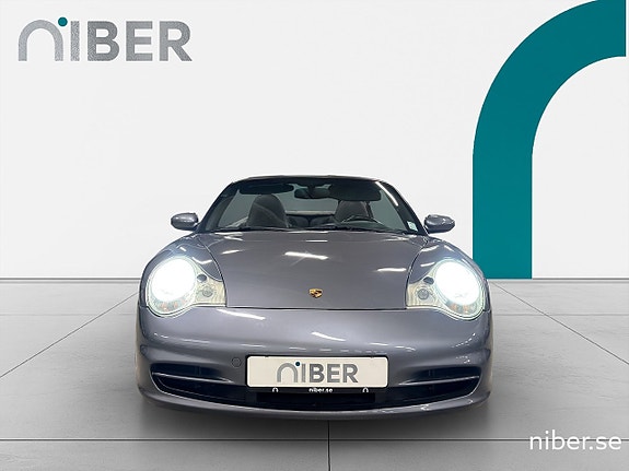 Porsche 911 Carrera 4 2 of 5