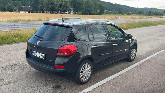 Renault Clio 2 of 5