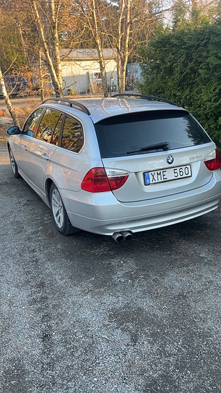 BMW 325i 2 of 5