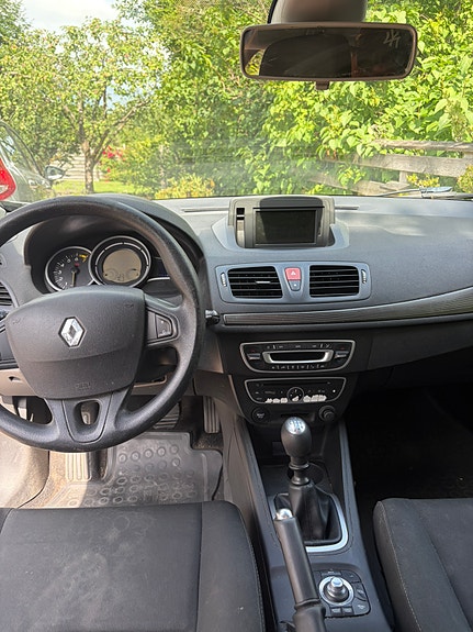 Renault Megane III 2 of 5
