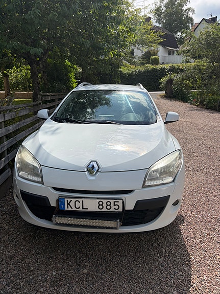 Renault Megane III 4 of 5