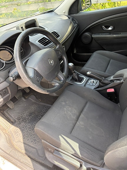 Renault Megane III 3 of 5