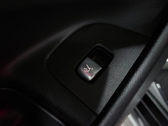 Mercedes-Benz E200 d 30 of 30