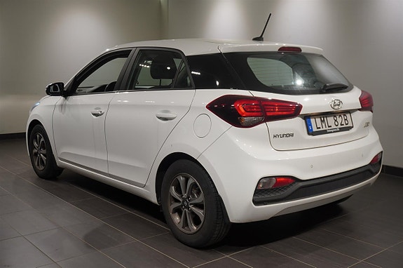 Hyundai i20 2 of 2