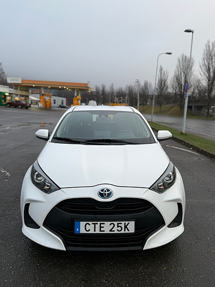 Toyota Yaris 3 of 5