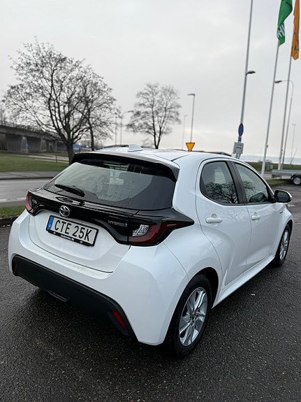 Toyota Yaris 4 of 5