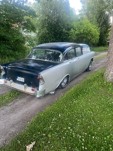 Chevrolet Bel Air 4 of 5