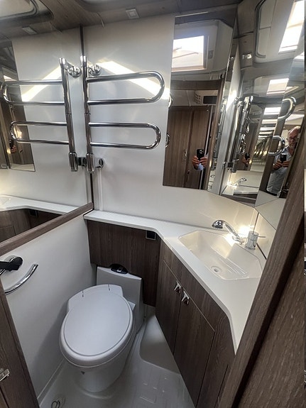 Kabe ROYAL 560 GLE KS 11 of 12
