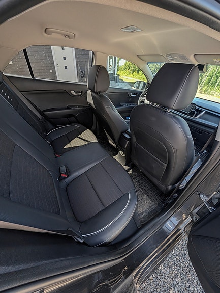 Kia Rio 5 of 5