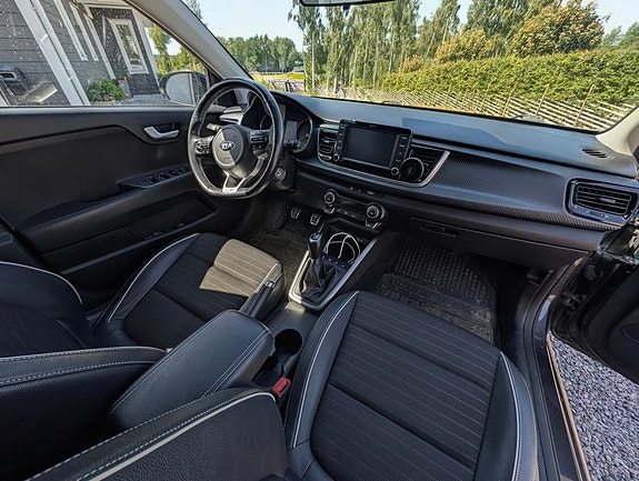 Kia Rio 4 of 5