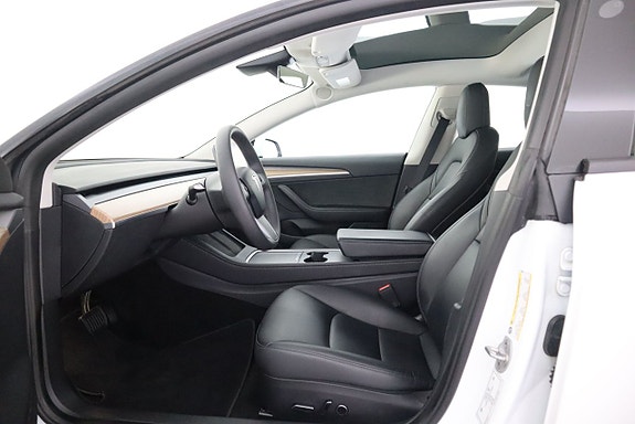 Tesla Model 3 11 of 21