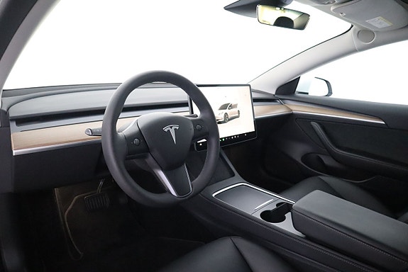 Tesla Model 3 10 of 21