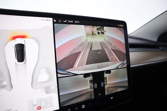 Tesla Model 3 17 of 21