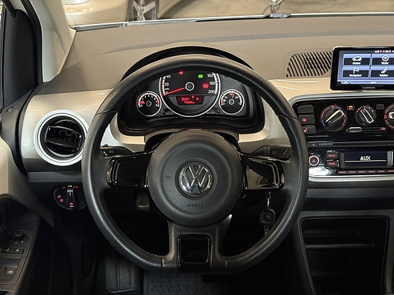 Volkswagen UP! 19 of 21