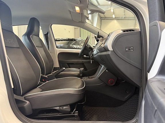 Volkswagen UP! 7 of 21