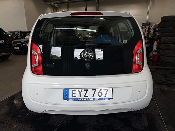 Volkswagen UP! 3 of 5