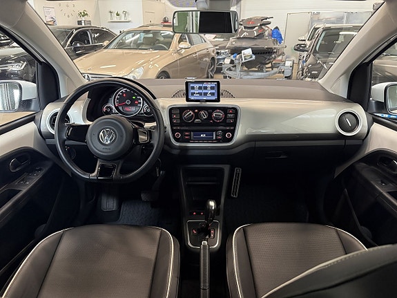 Volkswagen UP! 18 of 21