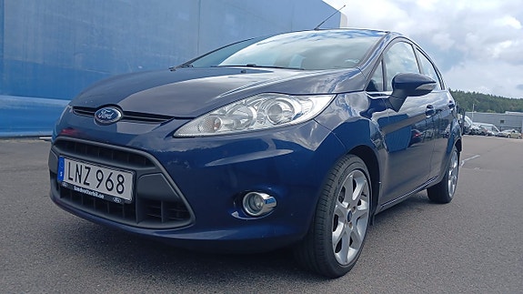 Ford Fiesta 2 of 5