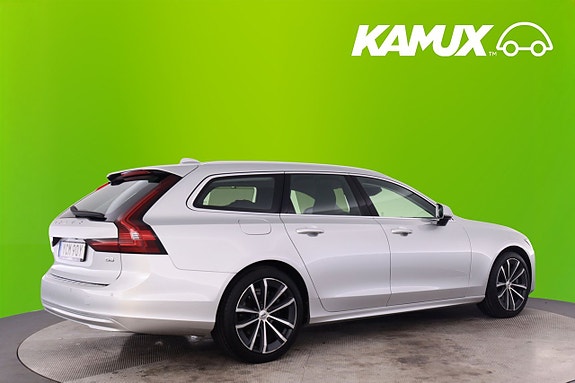 Volvo V90 2 of 22