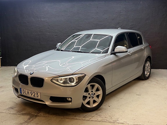 BMW 118d 3 of 5