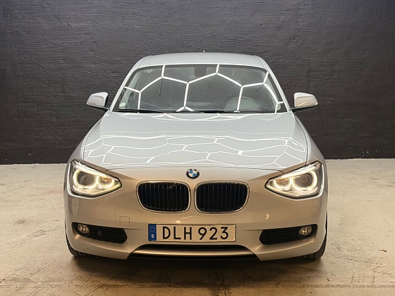 BMW 118d 4 of 5