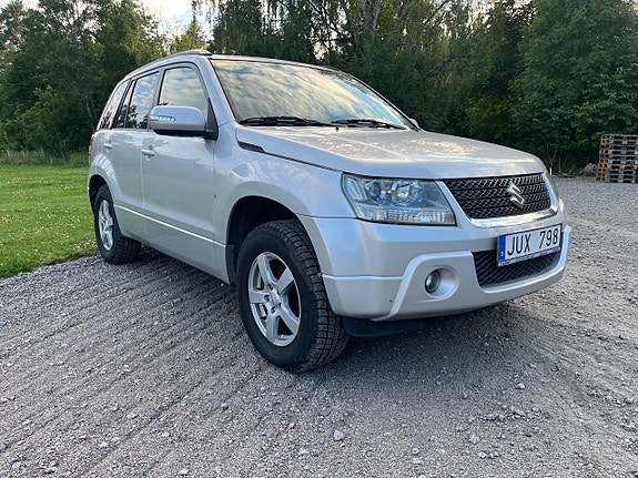 Suzuki Grand Vitara 4 of 5