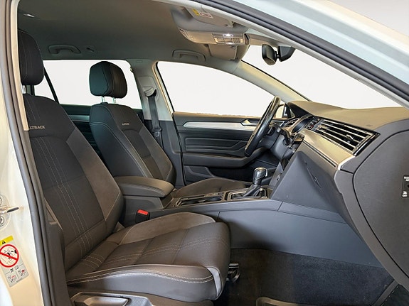 Volkswagen Passat Alltrack 15 of 21