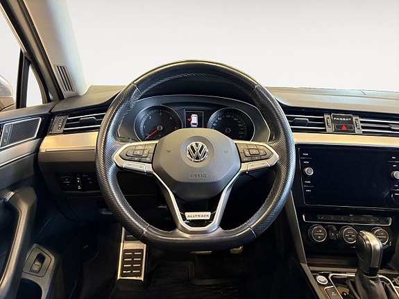 Volkswagen Passat Alltrack 13 of 21