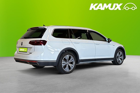 Volkswagen Passat Alltrack 4 of 21