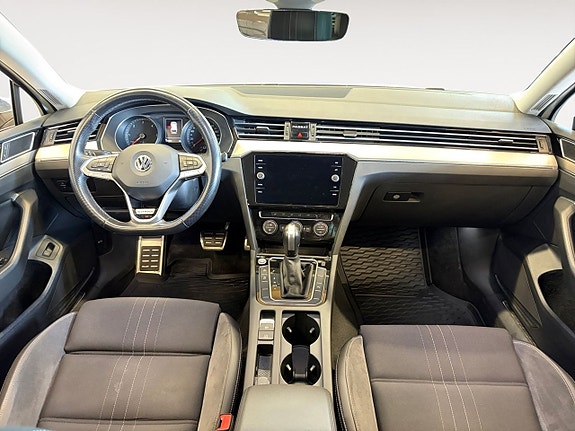 Volkswagen Passat Alltrack 10 of 21
