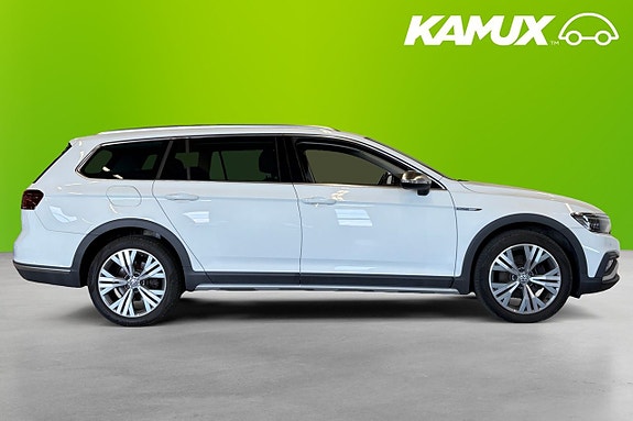 Volkswagen Passat Alltrack 2 of 21